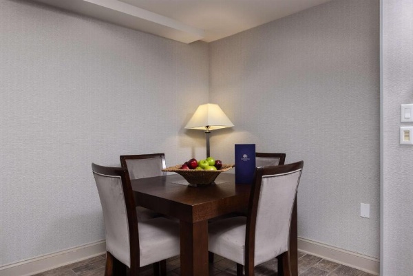 Inn At The Colonnade Baltimore, A DoubleTree By Hilton Hotel image 21